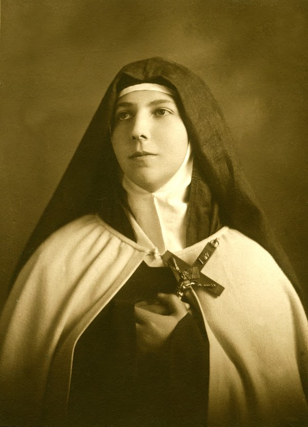 Teresa con habito de Carmelita Descalza