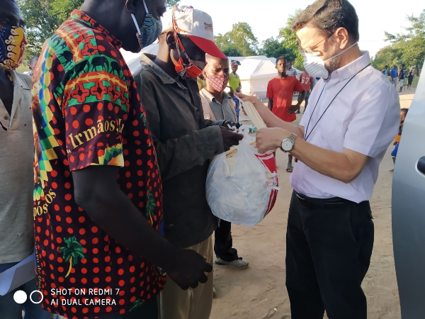 Mozambique ayuda a refugiados 600