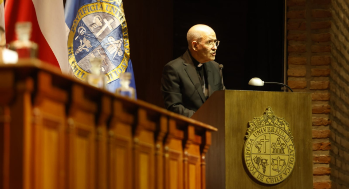 Cardenal Tolentino14