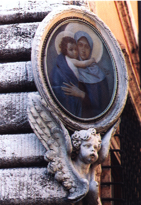 Virgen de la plaza Campitelli