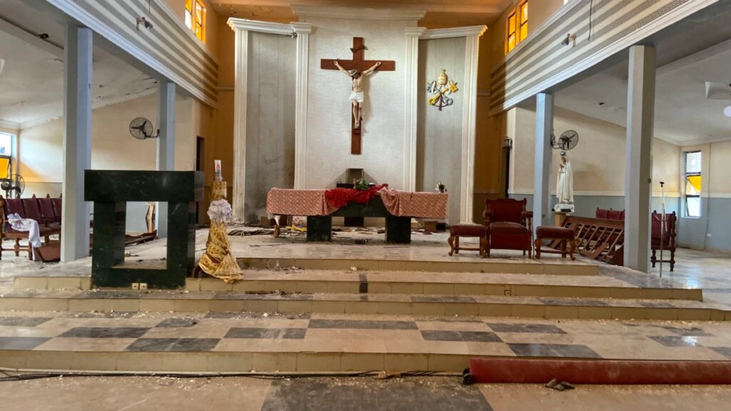 6.5. Iglesia de St. Francis en la ciudad de Owo fue atacada 5 de junio