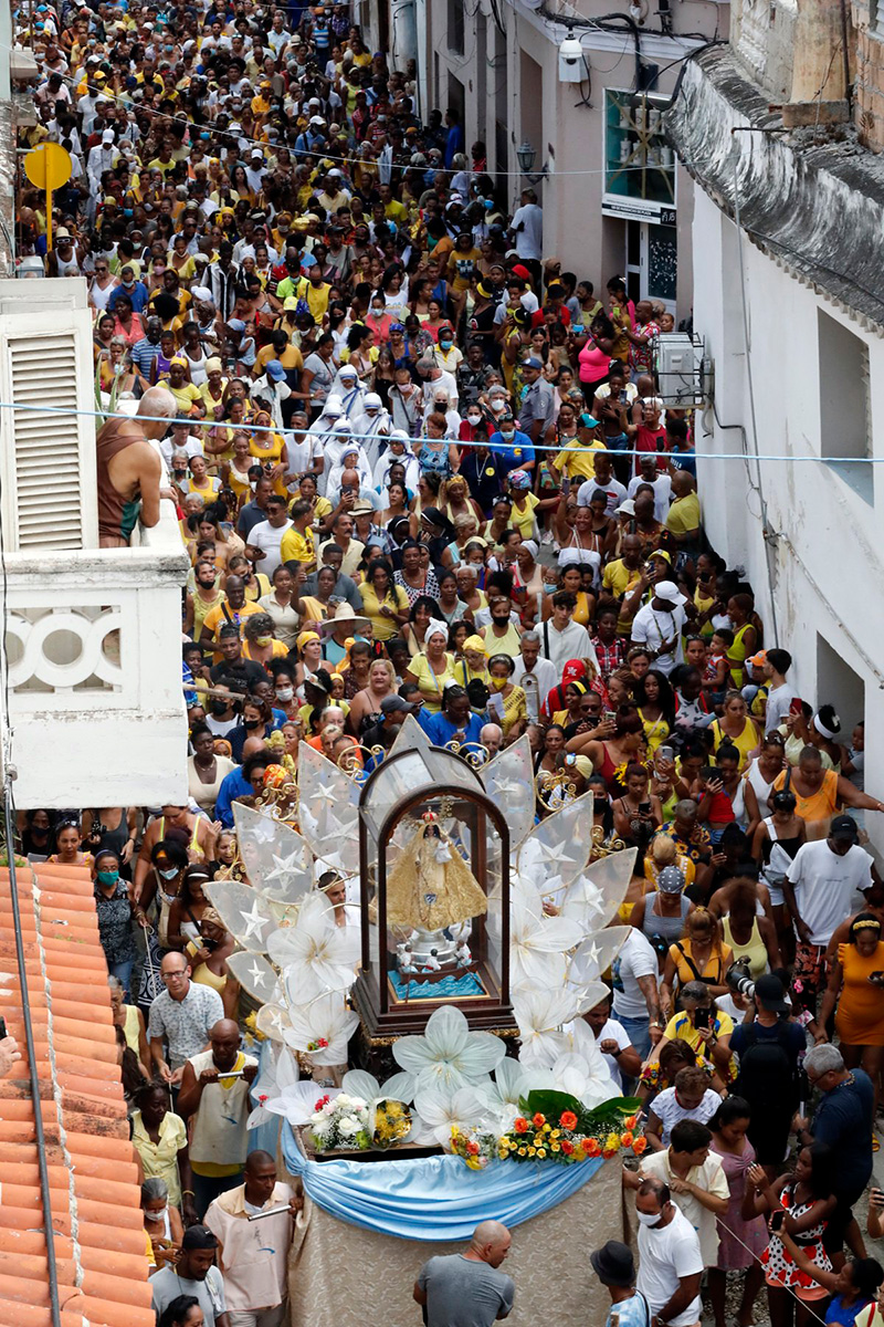 4.2. Procesion de la Virgen de la Caridad patrona de Cuba en el municipio Centro Habana. Ernesto MastrascusaEfe