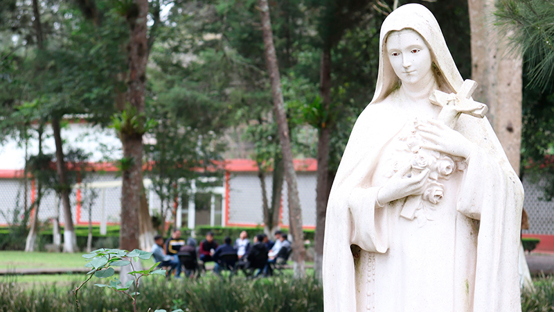 Oracion junto a Santa Teresita en el acompanamiento vocacional